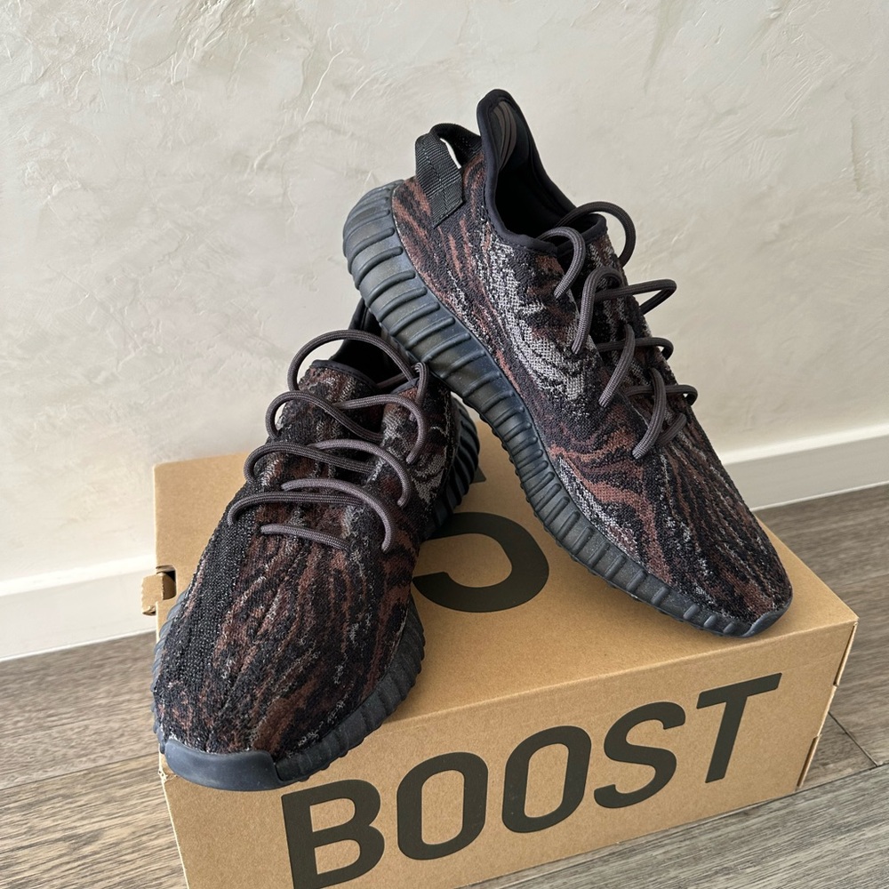 NEW Adidas Yeezy Boost 350 V2 in Black and Brown